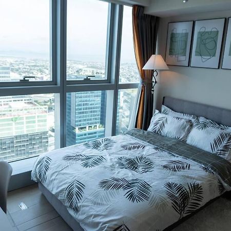 A2J Luxury 2Br Bgc Uptown Suite Near Uptown Mall Манила Экстерьер фото