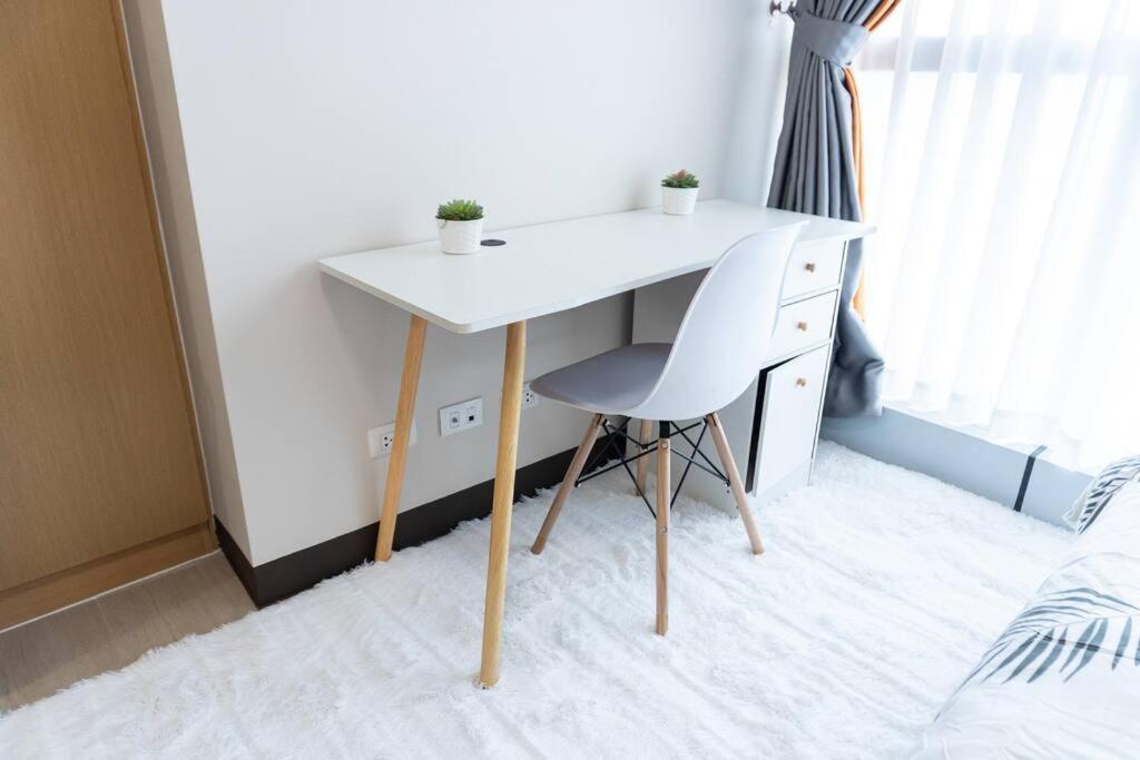 A2J Luxury 2Br Bgc Uptown Suite Near Uptown Mall Манила Экстерьер фото